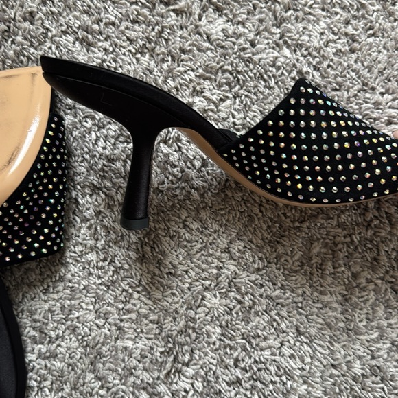 Heels new never worn - Picture 4 of 4